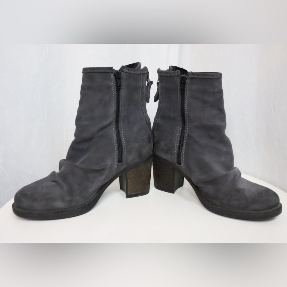 ARTICA Suede Leather Slouchy Heeled Boots - Picture 7 of 15